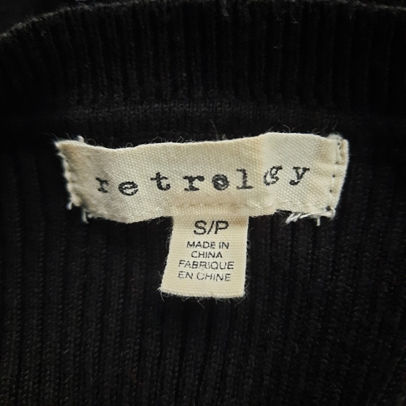 Retrology Black Short Sleeve Crew Neck Top with Gold Buttons Detail Size… - Picture 4 of 6